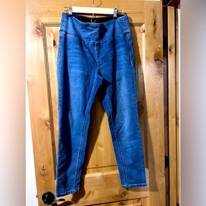 DG2 Women’s Pants size Med